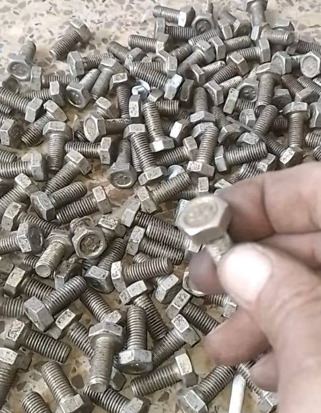 سلام عليكم اخوان غراض امزت للبيع العنوان بغداد توصيل موجود كافه المحافظات العراق***********
