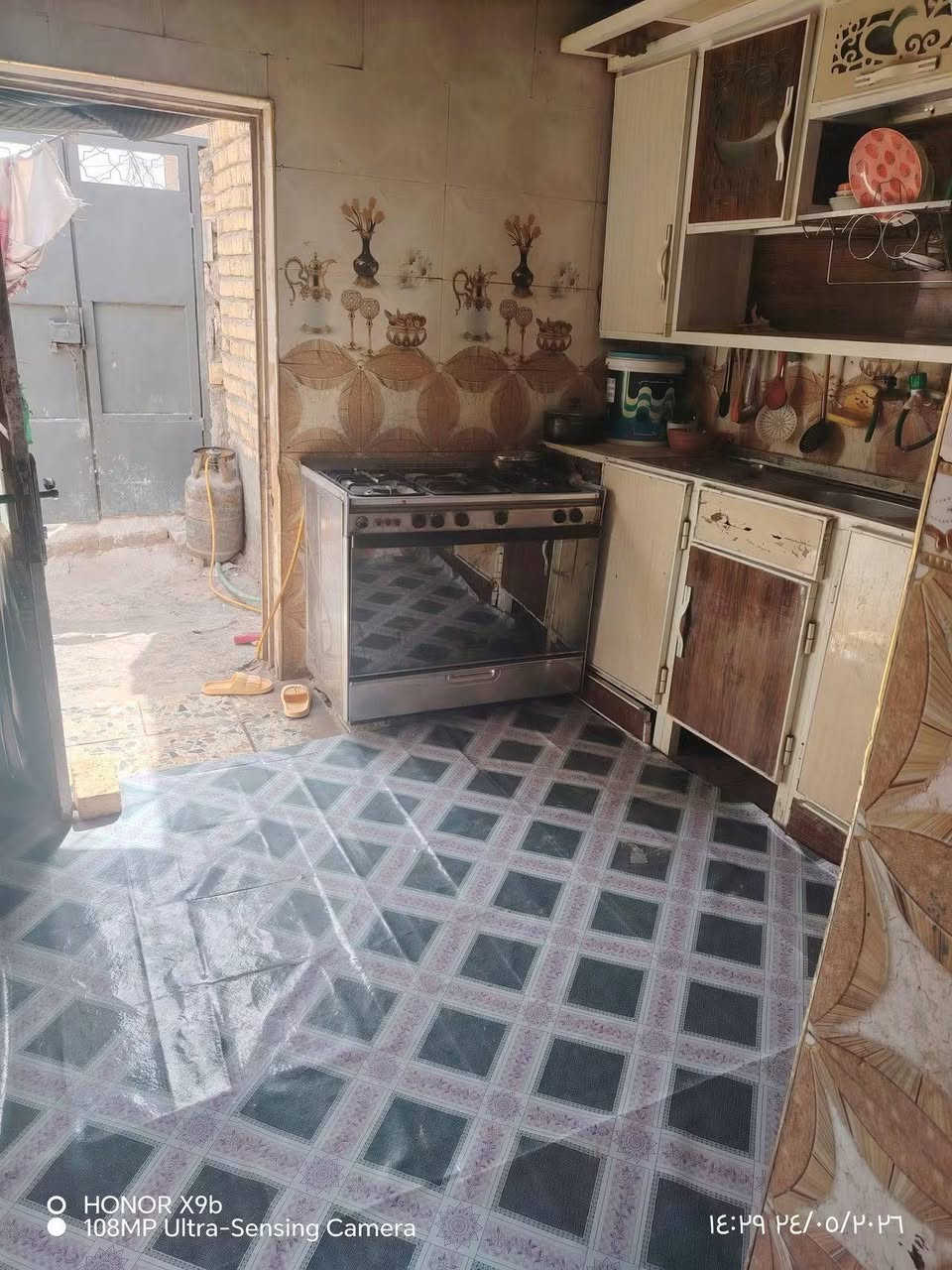 بيت ركن للبيع طابو زراعي .   مساحة 170 متر  مكانه.  17.تموز.  حي. الصدر. الثالث يم مجمع. كنوز الشرق.   قرب.  مولدة.  سعد.     السعر. 18 وبي. مجال. لاتصال ع. هذا. الرقم.  ***********

نص مكتوب في الصور:
- HONOR X9b 108MP Ultra-Sensing Camera ١٤:٣٨ ٢٤/٠٥/٢٠٢٦
- HONOR X9b 108MP Ultra-Sensing Camera ١٤:٢٩ ٢٤/٠٥/٢٠٢٦