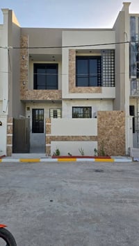 قرب فندق البارون • ١١٤م • ٤ غرف