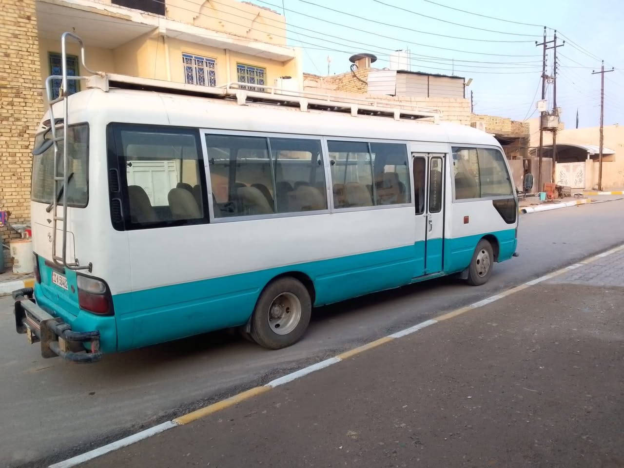 @السلام عليكم كوستر للبيع موديل 2004 باسمي سياره جاهزه تبريد كامله 185 *********** و مراوس
