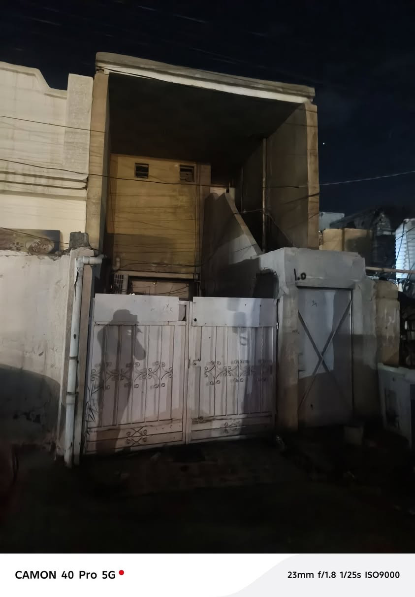 بيت في جرف ملح على شارع العام يتكون  من غرفه نوم مطبخ و استقبال طابق ثاني*********** سعر الإيجار ١٥٠ ألف للتواصل مع صاحب الدار لا يتواجد على الفيس
