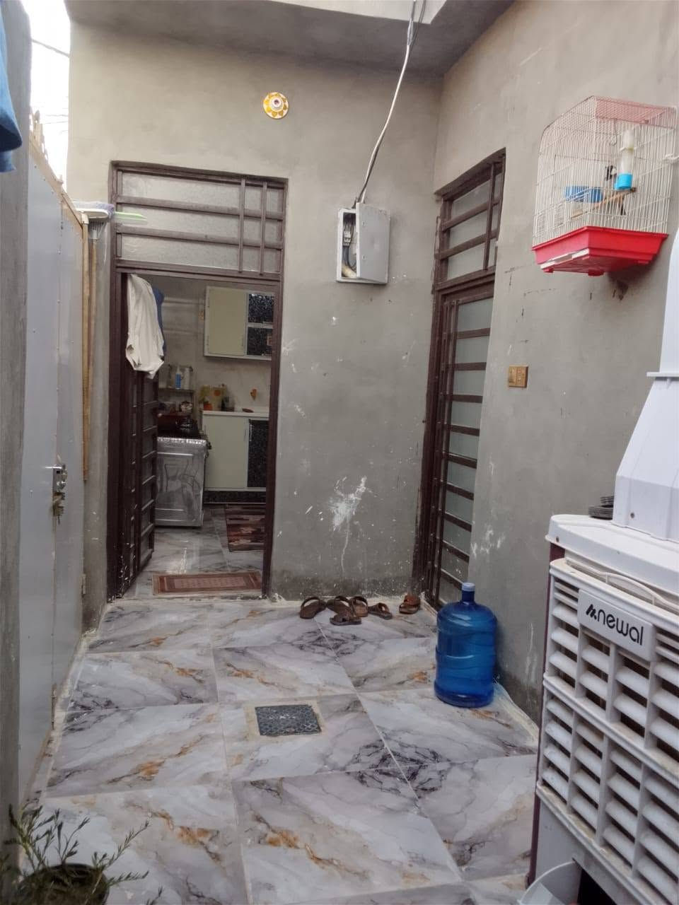 يا الله يا رزاق عندي بيت 100 متر مربع اشرب عشره البيت ركن نجم كوفه شارع المطار القديم نقطه داله اسواق الامير البيت جديد البيت بناء جديد الاساس تشعيب طابوق والسقف صب بناء جديد السعر 27 وبه مجال نجف الاشرف ***********📞☎️

