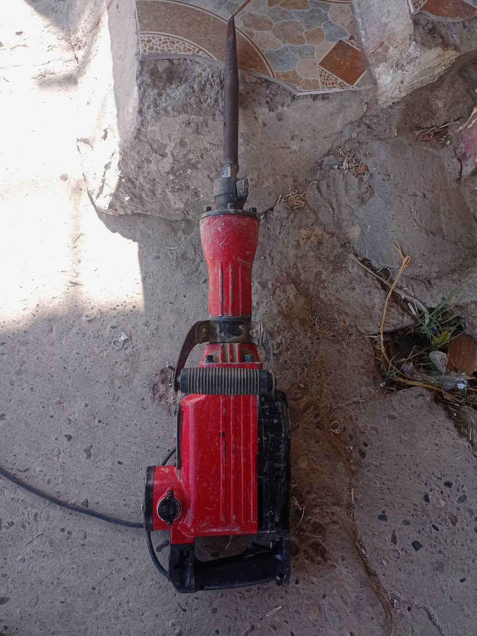 دريل للبيع حجم كبير
سعر القطعه 65 الف 
***********
