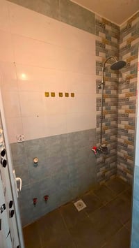 للإيجار للإيجار  ‼️ في السيديه🏯✨ شقه طابق اول نضيفه جداً 🏠 ( مطلوب عائ...