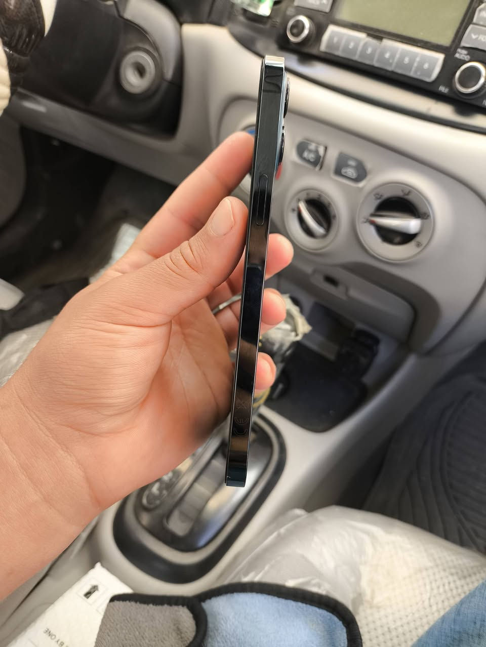📱 آيفون 12 برو ماكس | 256GB
🔋 البطارية: 100% (مستبدل أصلي)
📶 تك سيم شغال طبيعي
🌍 النموذج: AA/A

✨ مواصفات الجهاز:
📸 الكامرات تصوير حيل حلو
🔊 الصوت شغال وواضح
📳 الهزازات شغالات طبيعي
🙂 فيس آيدي شغال طبيعي
🖥️ الشاشة مستبدل أصلي

⚠️ ملاحظة مهمة:
📸 كامرة X1 ما تشتغل
✅ باقي الكامرات شغالات طبيعي

💰 السعر: 280 الف قفله

📍 الموقع: الموصل – الأيسر
📩 التواصل: خاص أو اتصال مباشر
📞 ***********

🛒 بيع فقط | بدون ما أعرض
⏰ متواجد من الصبح لحد الساعة 3 ونص العصر
