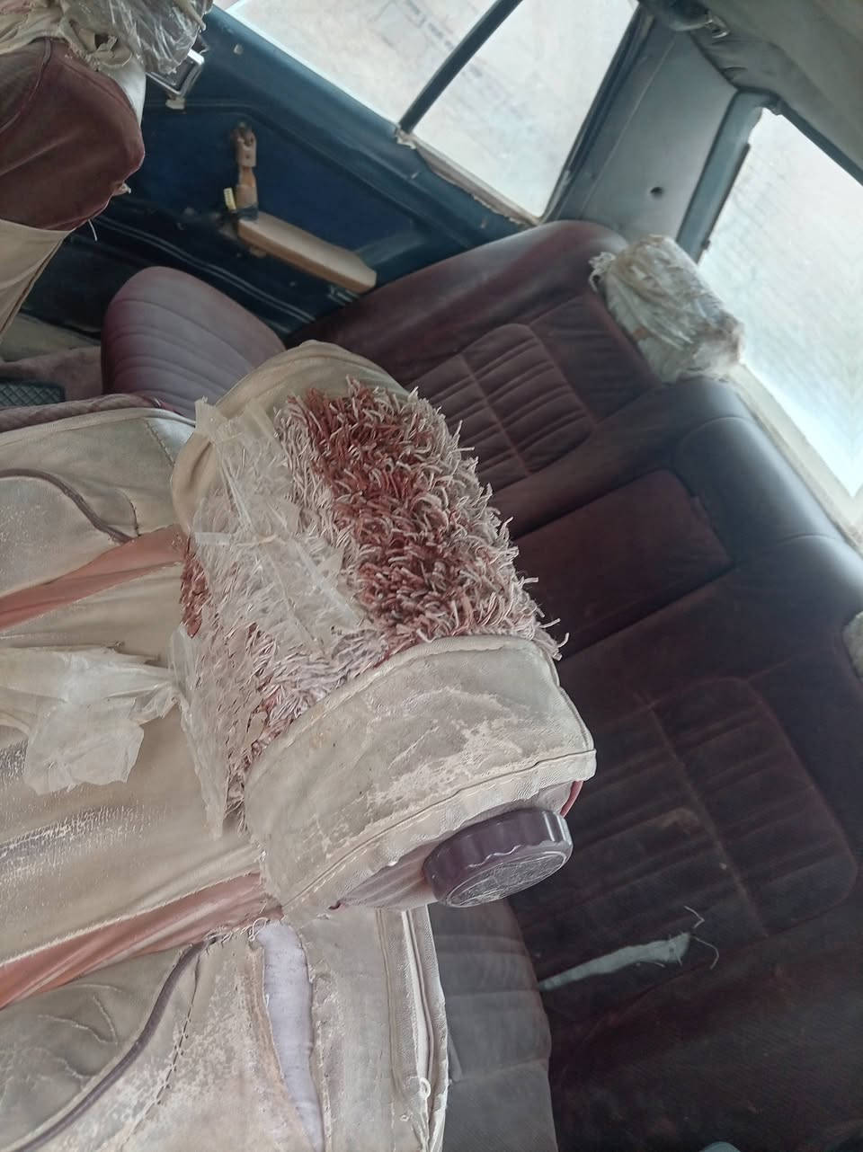 سوبر للبيع محرك ملكه وكير عادي اسوي بس وكاله اني وكيل ثاني السعر 11 وبيها مجال العنوان قريه الحسينه رقم الهاتف ***********
