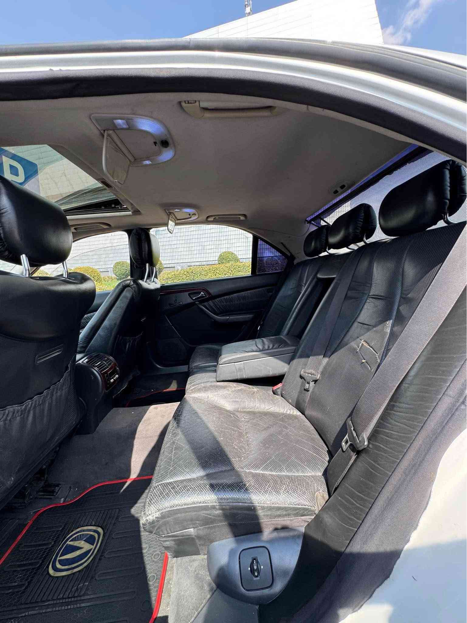 مارسیدس خەواص S500 - V8مۆدیل ٢٠٠١ ، دەرگا لارج ، فول مواسەفات ، سڵایت ، پەردە ، دەبڵ جام ، پێش و دوا حاسە ، شاشە ئایپاد ، كوشن جلد و هیتەر و خەزن و سیاحی ، دەبڵ و چوپەكانی ئیشەكات ، گێر و مەكینەی بەشەرت سەوت و بوخار و بێ كرانەوە ، پێش و دوای چركەی نیە ، كامل كارەبای هەمووی ئیشەكات ،كۆدی هەیە باركۆدی وەرگرتووە ، لێدراوی نییە ، ٦ پارچە بۆیاخە ، سەقف و شانی بۆیاخ نیە ، لە سلێمایم موشتەریت تێل بكە لە خزمەتام جوابی نامە نایەمەوە هەموو شتێكم نووسیوە لەگەڵ ڕێزم
سعر ٥٨ گەڵا - *********** السليمانية, العراق
