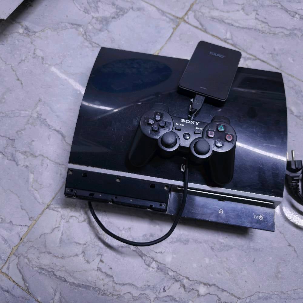 سلام عليكم شباب 

بلي 3 مهكر نضيف 

عدد الالعاب:

1_call of duty

2_GTA5

3_call of duty GOST

4_FIFA 19

5_ BES 18

6_ لعبة السباق bluer 
--------------------------
كيبل HDMI جديد 8k 
مع جوستك واحد
مع شاحنه جديده 
مع هارد واحد تيرا 
--------------------- 
السعر 120 و بي مجال 

واتساب: ***********
العنوان: بغداد حي العامل