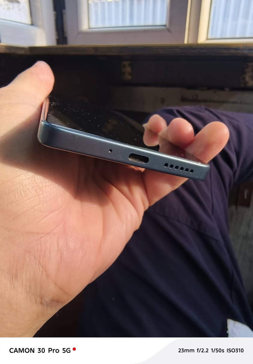 سلام عليكم هذا جهاز ريدمي من شركه شاومي ريدمي نوت 13 برو ذاكره 512 عشوائيه 12 نضافه 100٪ بدون ملحقات سعر الجهاز 290 الف رقم الهاتف ***********

