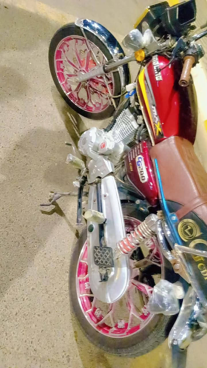 دراجه سيفان مديل ٢٥ وراق كامله نضافه فول شلعه ومعدل السعر ٦٠٠ وبيه مجال بسيط الشراي يتصل مكان بعقوبه تقاطع القدس***********  اتصل عل رقم مكلف بنشر
