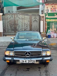 مارسدس كلاسك SLC450 مكينهV(8) لون نيلي داخل ابيض جلد مديل السيارة(1977...
