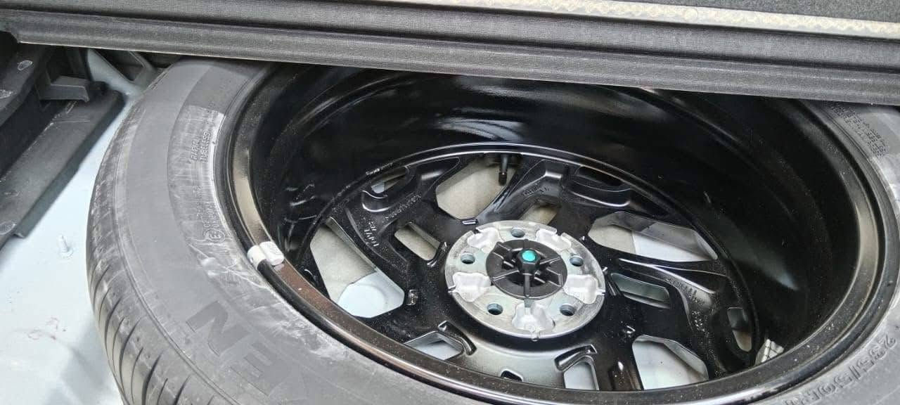 كيا سبورتج 2023 خليجي

ماشية 16 الف

رقم بغداد 

محرك 2000 DOHC

بصمة  تشغيل عن بعد + ترحيب 

شاشة اصلية Apple CarPlay, Android CarPlay

حساسات امامي خلفي

كامرة خلفية HD

الكشنات الامامية كهرباء ثلاث حركات

تدفئة ستيرن و الكشنات الامامية 

تبريد قطعتين 

منفذ شحن USB مع منفذ Type

شحن هاتف وايرليس Wireless Car Charger

تحكم ستيرن جهتين مع شفتات سرعة 

مانع انزلاق مع اوتو هولد مع مثبت سرعة  Cruise, Auto Hold, ABS

اربع انظمة قيادة Smart

 +المري شفط

لدات اماميه مع لدات خلفيه 

سبيره العده ع وضع الشركه مانازل 

ضمان شركه الدولية 

السيارة مرتبه ونظيفة 

سعر السيارة 208 ورقه

***********

التواصل على واتساب

مكاني  بغداد.
