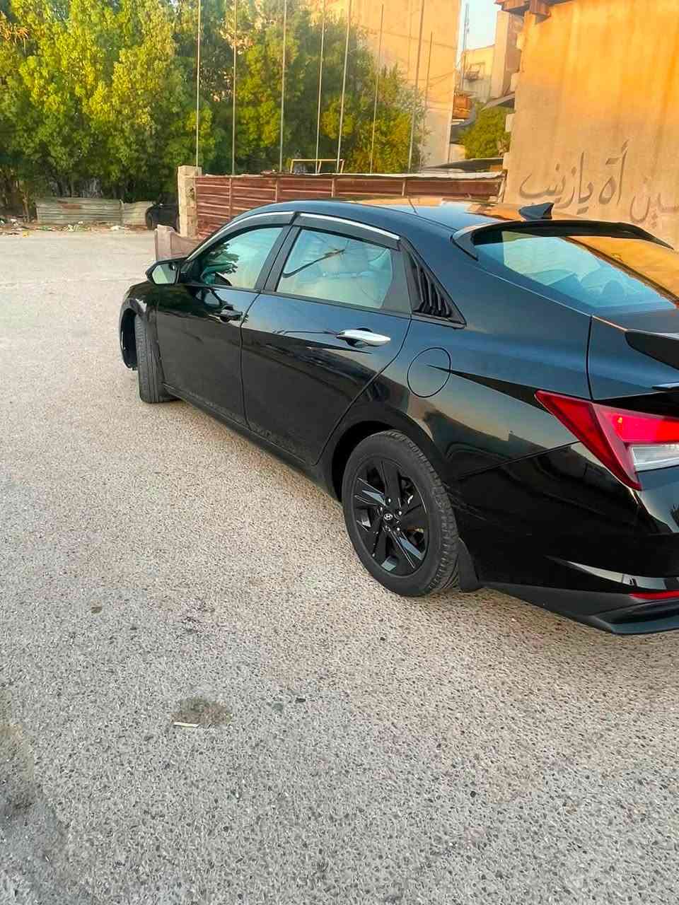 🚘 للبيع هيونداي إلنترا 2021 – وارد أمريكي 🇺🇸
🔹 الموديل: 2021
🔹 الوارد: أمريكي
🔹 المحرك: 2000 بنزين
🔹 الرقم: أربيل جديد
🔹 السنوية: غير منتهية
💰 السعر:118 وبيهه مجال قليل 

⭐ المواصفات:
✅ بصمة وتشغيل زر
✅ تشغيل عن بُعد
✅ رادار
✅ مثبت سرعة
✅ تحكم ستيرن
✅ كاميرا خلفية بلادي
✅ شاشة لمس
✅ ومواصفات أخرى

🔧 الأضرار بكل وضوح:
🔸 البنيد مبدل
🔸 جاملغ جهة السائق بارد قليل بدون صبغ
🔸 باب السائق بارد قليل بدون صبغ
🔸 السيارة نظيفة

📍 الموقع:  الدورة  

📞 للاستفسار: رقمي ***********
