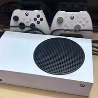 اكس بوكس سيريس اس • ٢ جوستك • جيم باس ٣ اشهر