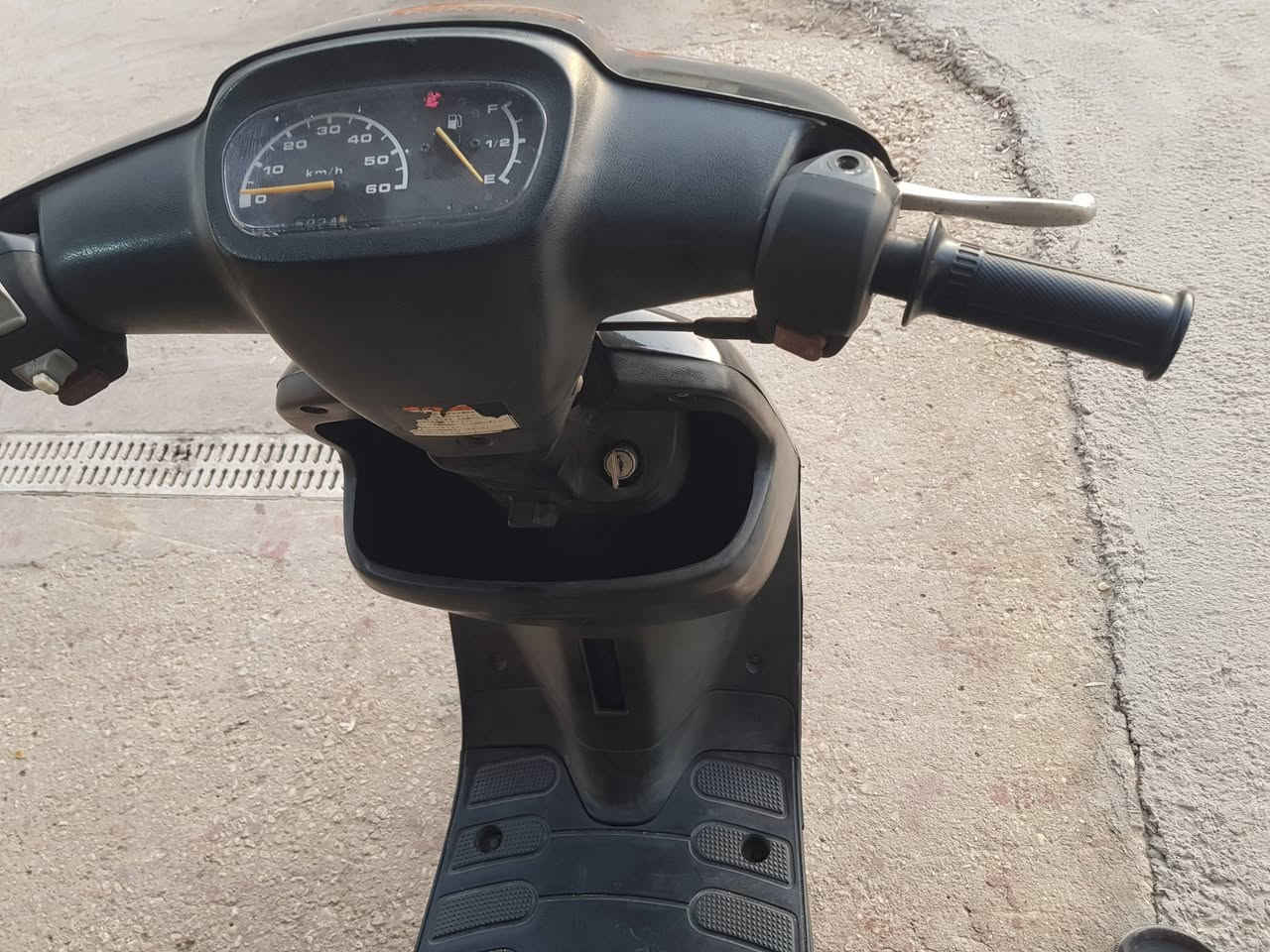 دراجه بطه مال حاويه صار لها يوم واحد موديل 99 للبيع***********
