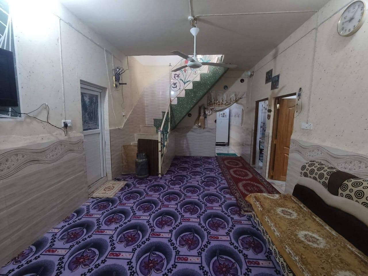 دار زراعي للبيع مساحه 160 متر يحتوي الدار على غرفتين وصالة ومطبخ حار بارد عنوان الدار تل الزعتر شارع الزوار شارع جنات الكوفة قريب على الحسينيات على شارع السعر 35 مليون رقم صاحب الدار ***********
