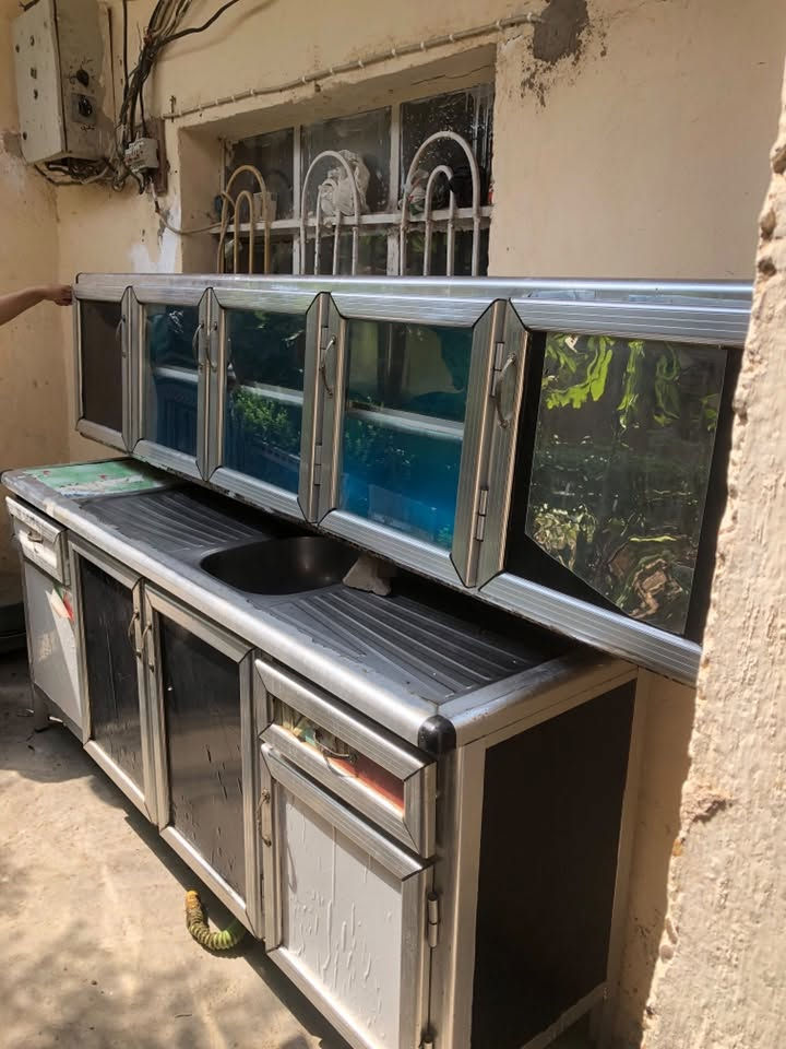 للبيع كاونتر 3 قطع و 3 متر نضيف جدا السعر 200 قفل للاستفسار ***********
