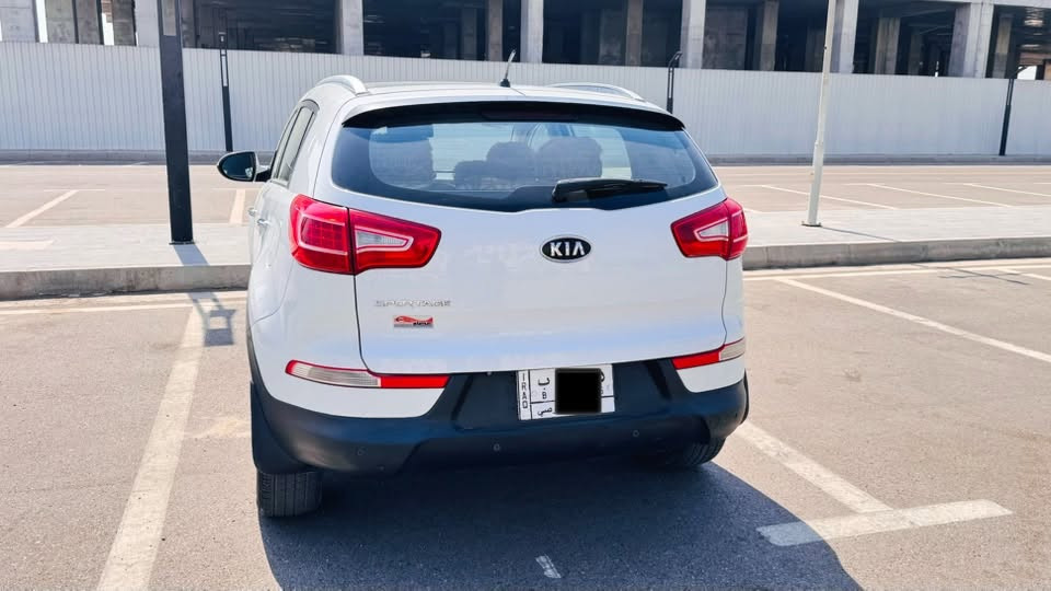 سلام عليكم اخوتي
عندي سيارة سبورتج للبيع 

موديل ٢٠١١ ابيض

رقمها بغداد 

وارد خليجي

فول ماعدا البصمة

بانوراما 

مري شفط 

كير ومكينة نظيفة

مقاعد كهربائية 

محرك 2000 دوش 

كهربائيات شغالة كامله 

تبريد معمرة جديد 

صدر امامي خلفي جديد 

السيارة ماشية ١٣٨ الف 

السيارة بيها بنيد مبدل مال تفصيخ شاد طبق الاصل 

وبيها الجاملغ الايمن شبر والايسر شبرر معدل بارد

ب اسم بنية السيارة 

السعر 130$ وبيها مجال بسيط للشراي 

ممتواجد على الفيس 
عنواني بغداد البنوك

للتواصل / 

***********
