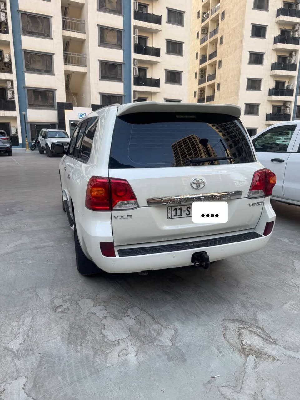 لاند كروز VXR • ٨ سلندر • رقم بغداد