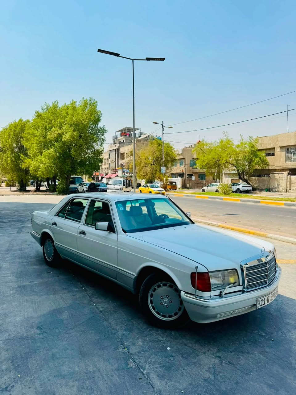 سلام عليكم
مارسيدس رئاسي 300SE - 1988
كير و محرك بلادي عنكبوت ( قبق اسود)
سياره بلاديه كلها
كهربائيات كلها شغاله
تبريد ثلج
سياره بيها قطع صبغ ابيع احزام من الاخير
الغرفه الكشنات كلها نضيفه
بلكات جديده
نوزلات جديده
دبل فيت بم ( بوش )
منظومه البانزين جديده كلها
عنكبوت صافي
قواعد دبلات بلاديه لا كص و لا تصليح و لا
خياس
حادث مابيها ولايتات زينون
الاستفسار :- ***********
