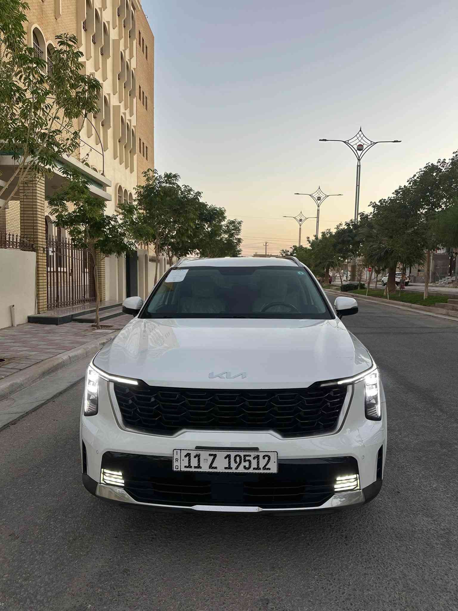 ✅سورنتو موديل 25 بغداد دولي خليجي
📌 تحويل مباشر 
السيارة كفالة عامة من البارد والضربه والصبغ والتكحيل شرط  

ماشية 20، محرك 6 سلندر

بصمة
بانوراما
حساس أمامي خلفي جانبي
ويل كب حجم 20
أشاير بالمري
كروز سرعة
تحكم ستيرن
مري شفط
سايد بريك بصمة
بك لايت LED
نظام ترحيب
محرك 6 سلندر
شاحن لاسلكي وشواحن بالمقاعد 
أريل نفكيشن
مقاعد عدد 7
ثلاث قطع تبريد
يدات كروم
درايف مود أربع وضعيات للقيادة
بصمة أبواب
كشن السائق والراكب كهرباء
السبير موجود، ويل 20
كامرة دوارة
LED نهاري
مانع انزلاق
أوتو هولد
شاشة متصلة
تبريد بيانو لمس
إنارة محيطية
جنطة كهرباء
تبريد منفصل
العنوان : كربلاء المقدسه 
 للاستفسار / شراي خابرني وعيوني الك 
*********** مهندس مصطفى
