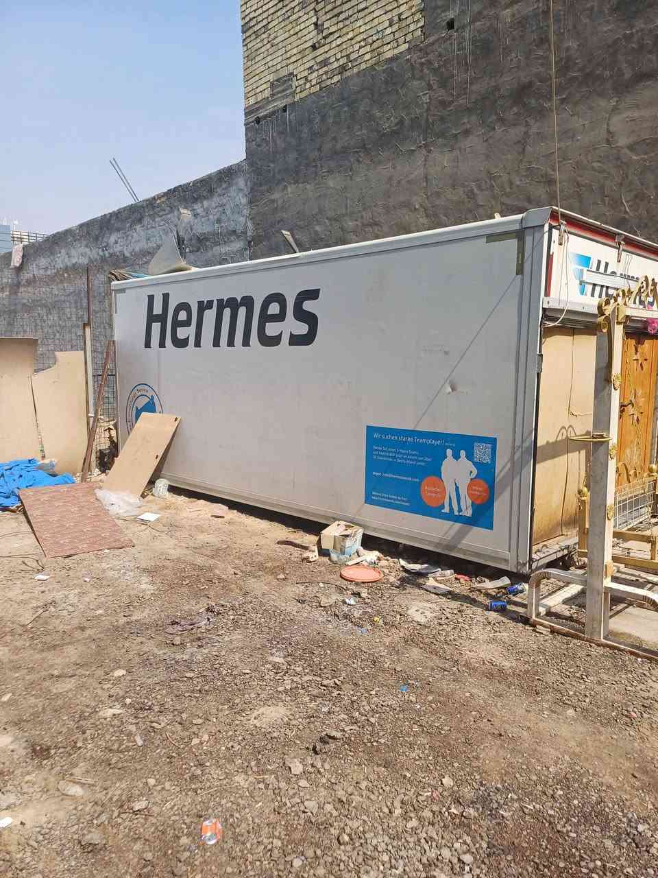 كابينة مال اتيكو الطول 6 وربع العرض 250 الرتفاع 260 مع الكاسحة مكان بغداد ابو غريب السعر 10$
***********
