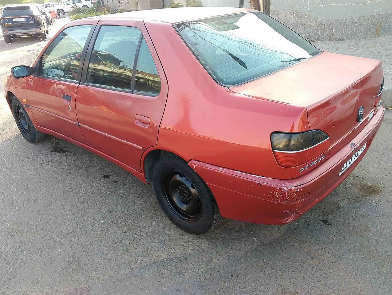 السلام عليكم للبيع بيجو 306 موديل 2002 رقم انكليزي بيها صبغ جاملغ خلفي تبريد بوري مكسور مشط ستيرن جديد تخم تاير جديد السعر 29 أو بيها مجال بسيط حك الجيه مكان السياره كراده شارع الصناعه رقمي ***********
