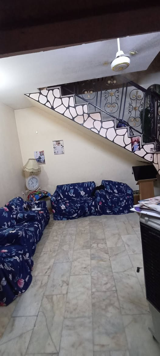 بيت بزعفرانية شارع زوراء خلف أسواق المصطفى
طابق واحد 

ملك البيت : زراعي 

مساحة البيت الكلية : ٢٢٠ متر

الواجهة : 11 متر 

النزال : 20
يتكون من غرفة وصالة واستقبال ومطبخ حار ومطبخ بارد
وحمامين 

للاستفسار على الرقم

***********
