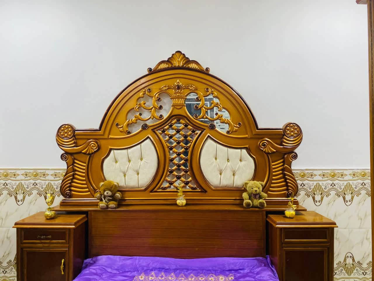سلام عليكم اخوان عندي غرفه نوم عراقي نضافه فول شرط سعرها 850 مكان رمانه يم جسر
