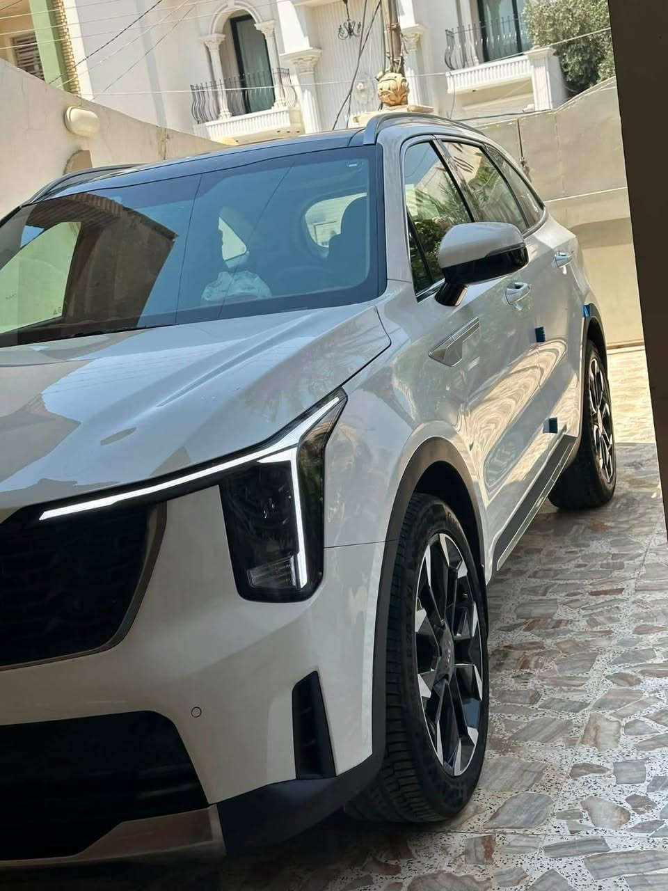 سورنتا موديل ٢٥ فول مواصفات زيرو ماشيه ٣٠٠٠ السعر ٣٢٠ وبيها مجال اتصل وادلل ***********
