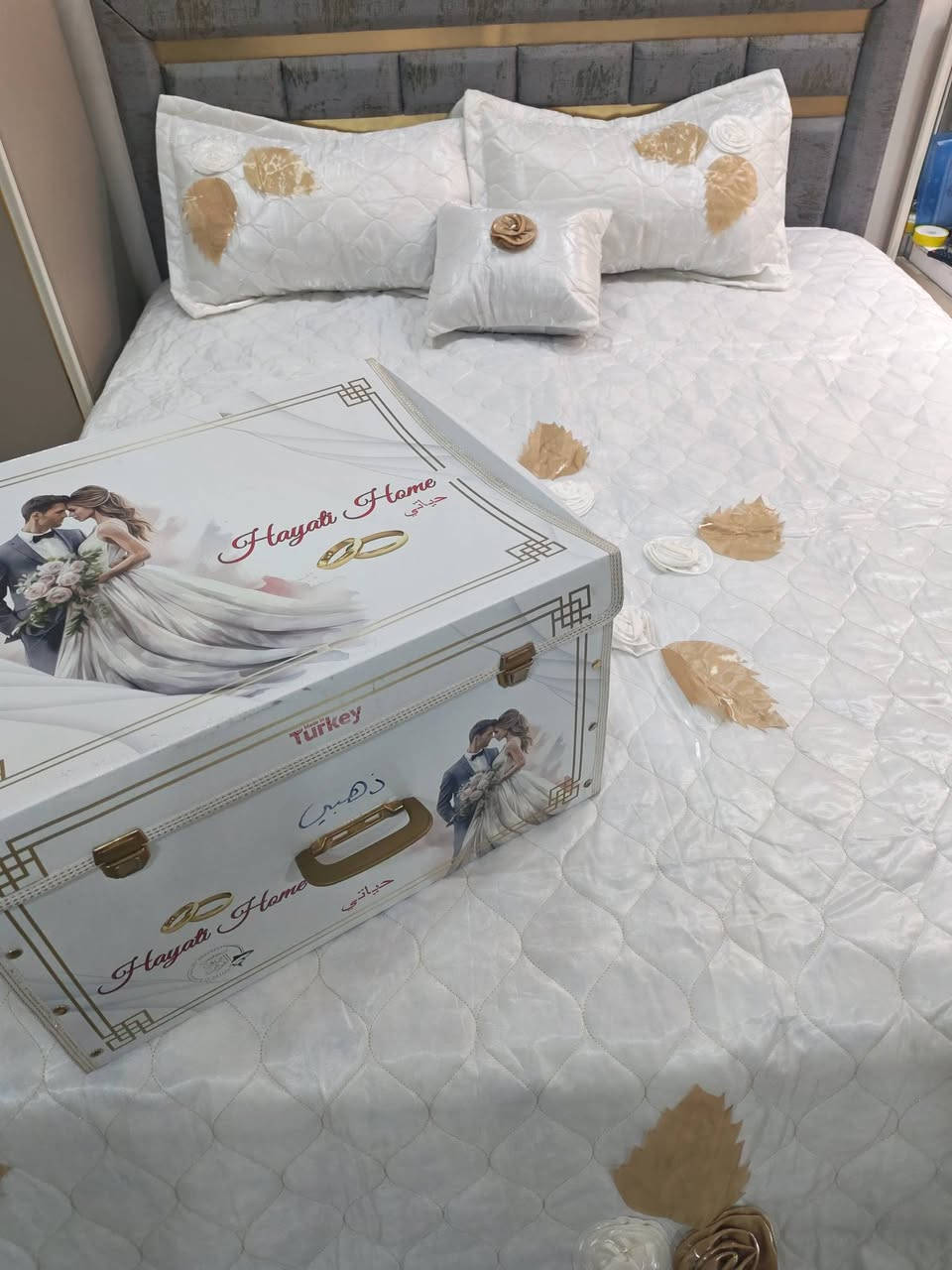 فرشة زواج للبيع
جديد غير مستخدم
سعر ٣٥ 

***********
