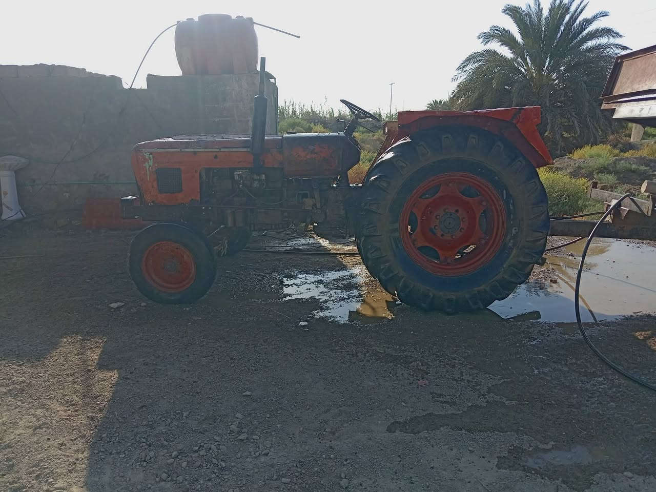 عنتر 71.         المكان /السماوه ناحيه الهلال 
 موديل 86.              *********** 
بدون أرقام محرك توه مجفت  كير هدروليك
كلهن شرط
عربانه حدادي تضيف ماطاكه وبلاديه ثقيل
السعر ٣٥٠٠
