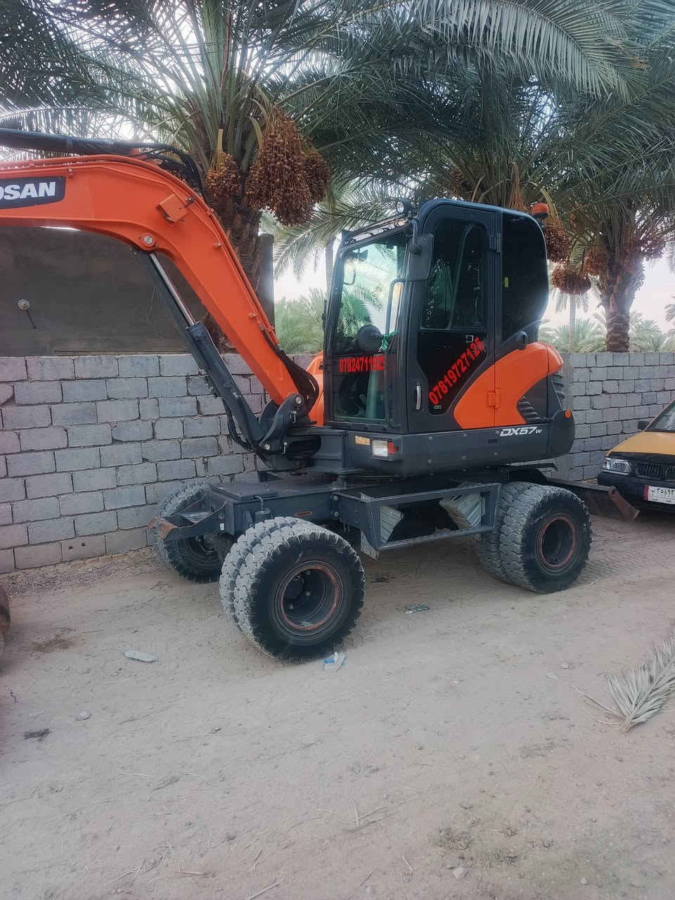 سلام عليكم حفاره دوسان رقم اربيل كفاله عامه سنويه حد 2030 و4 كيلات كماشه لاستفسار ع رقم ***********   أو ع خاص. موديل 2018

نص مكتوب في الصور:
- 0524711899
- ***********782471192 ***********