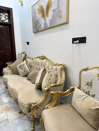 تخم ملكي شخط واحد مابي ١٠ مقاعد +٨ كوشات+ طبلات+ ساعه  للبيع بسعر مناس...