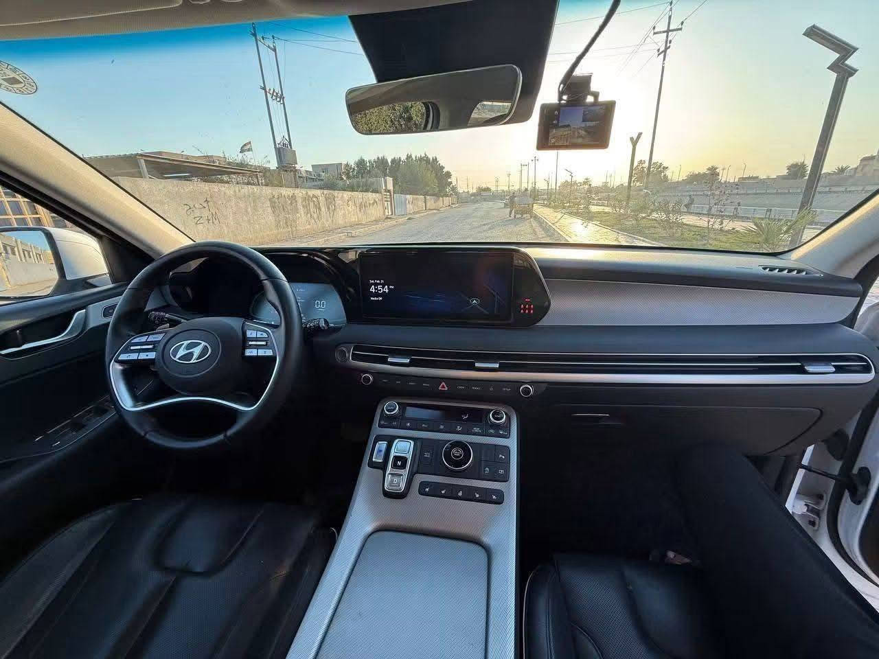السلام عليكم
هيونداي بليسايد 2023 
أبيض
وارد كوري
مكفول
فول مواصفات عدا الفتحة 
أربع كامرات 
رادارات 
نقاط عمياء 
تحديد مسار 
قيادة شبه ذاتية 
تشغيل عن بعد 
تقديم وترجيع عن بعد 
دوسات بلادية
رقم أربيل 
بالإضافة إلى بعض المواصفات المعروفة 
السعر : 33000دولار قابل للتفاوض 

للاستفسار الاتصال على 
***********
