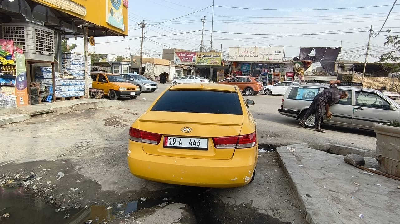سوناتا  امريكي بيه باب خلف السايق مبدل فقط والباقي ليبل واحد موديل 2007 رقم كربلاء مميز 3 ارقام 
بسمي رقم انكليزي هزه جديده صار 3 اشهر من رقمت مصفره من كلشي سياره نظيفه مال جناي حداديه خير من الله محرك كير خير من الله اخو الجديد محرك دوش 2400 باتري جديد منظومه تبريد جديده  فقط كمبروسر ضعيف بس بيه تبريد السياره  تايرات نص عمر تقريبا ويل كب 16 كير اربع نمر المرغوب والصوره تكفي عارضه ب 90 وبيه مجال للشراي  *********** وبي واتساب @
