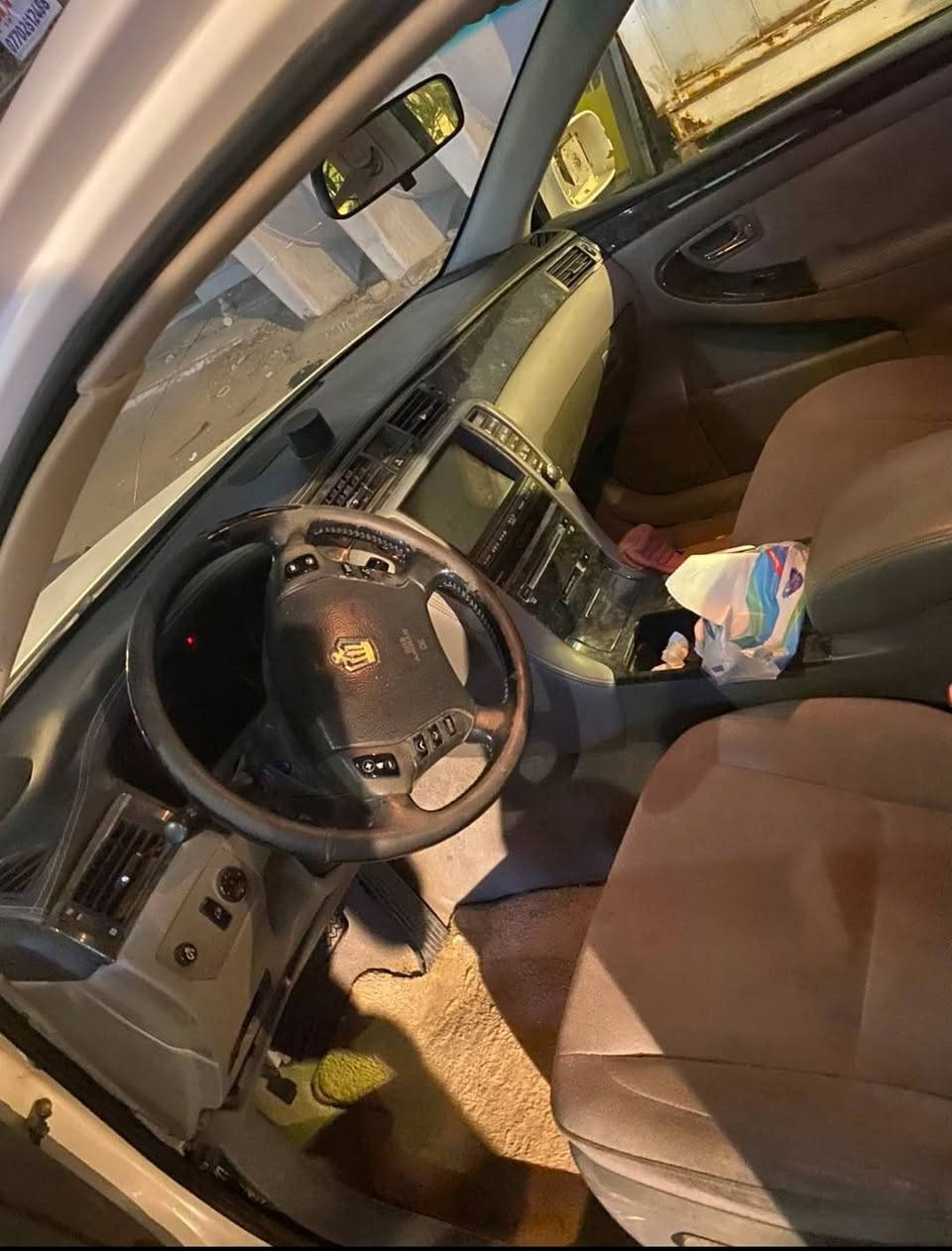 كصه جنطه وقماره
تبريد شغال حداديه جيده دواخلها رصاصي نوزلات وبلكات مبدلهن جدد كهربائيات شغاله 
السياره بحاله جيده 
بيها اعطال بسيطه 
سعرها 27 وبيها مجال بسيط
***********
