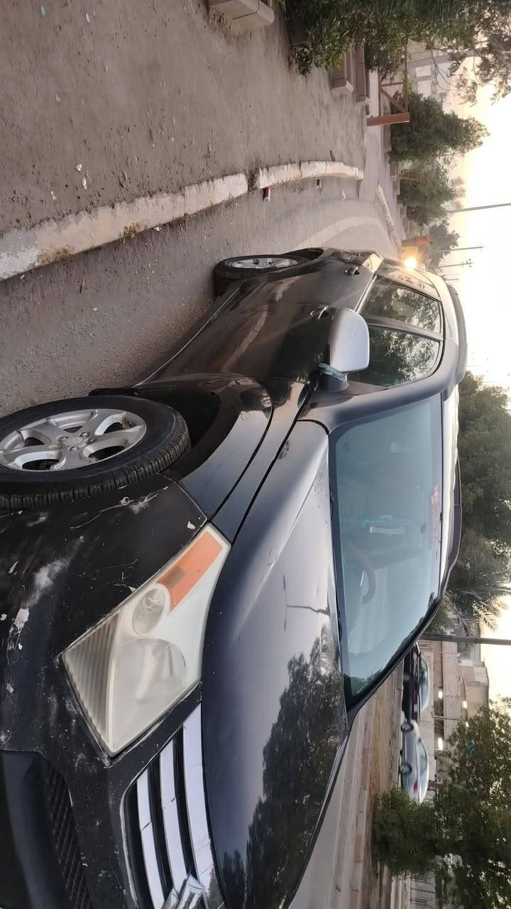 ساسوكي سبعه راكب سياره جاهزه كير محرك@ مكفوله من الضربه القويه وعيب شرعي مديل ٢٠٠٩ بسمي سنويه جديده سياره بيه جراد قليل وبيه صبع مكانات تبريد غاز بي ليك ٦٥ بيه مجال العنوان البصره حي الحسين شارع السيد الشراي يتصل وبلخدمه ***********
