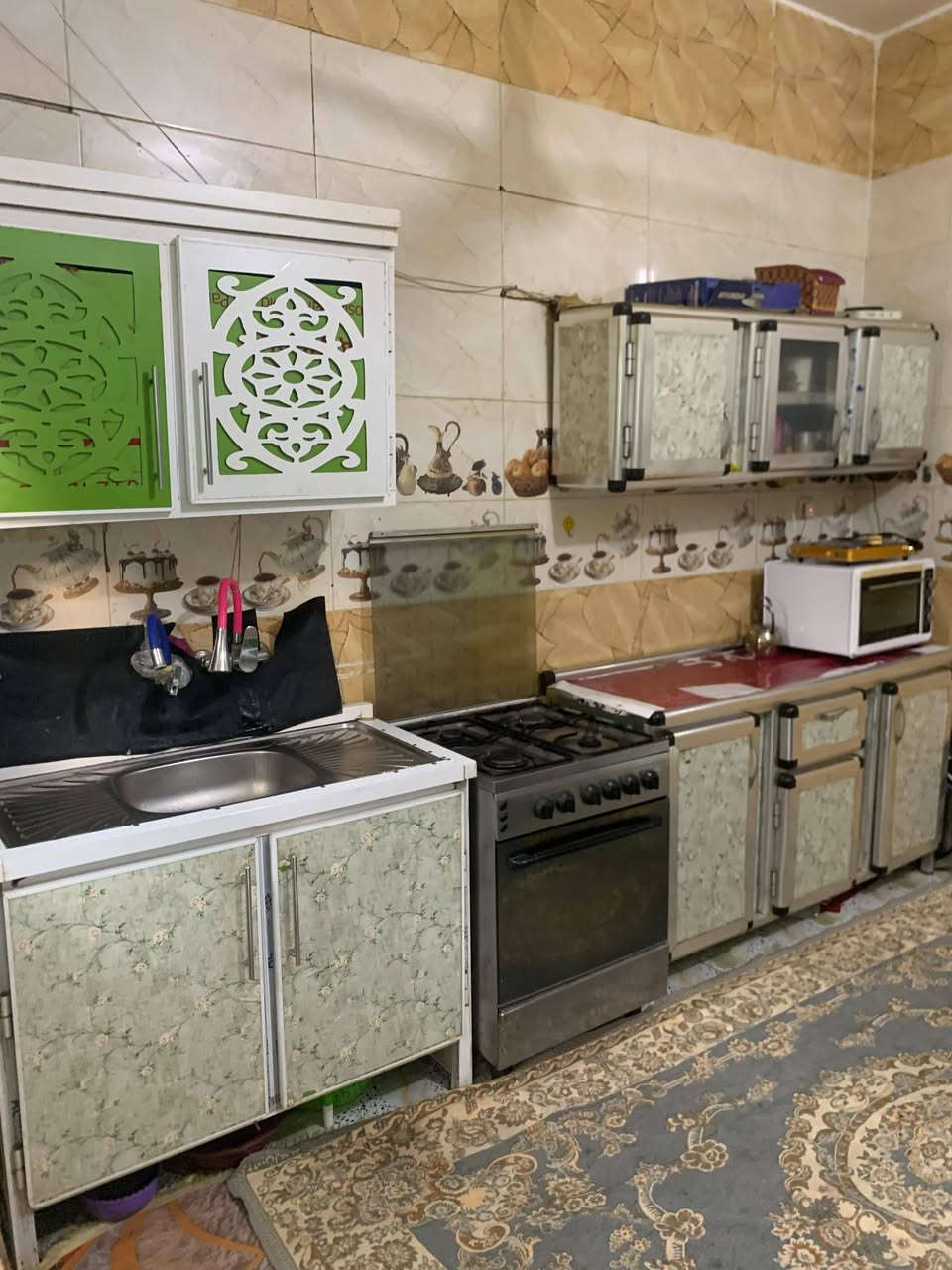 البيت لبيع هوه ولاثاث مساحه ١٠٠متر مربعه سند ٢٥ الحر السواده حي السجاد السعر ٦٥ /***********/***********

