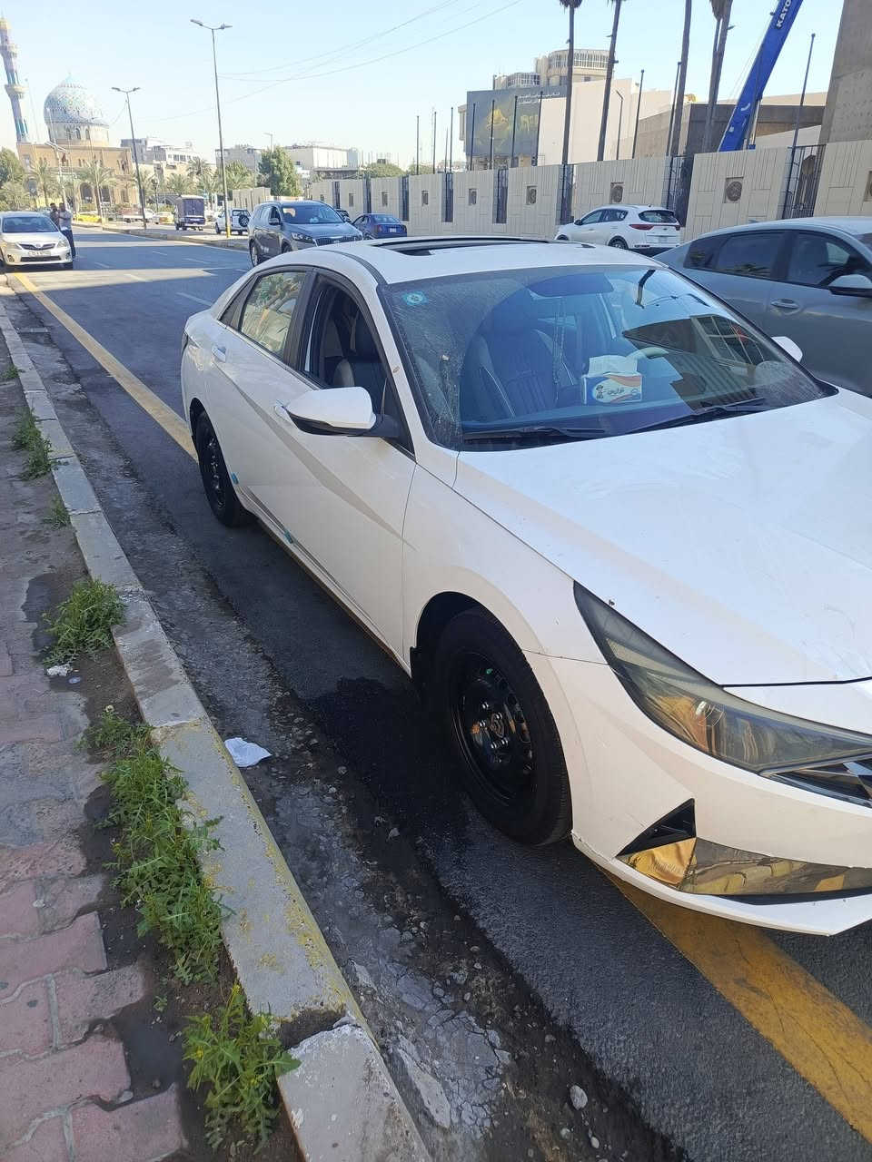 سلام عليكم النتره مديل 22 خليجيه فول موصفات واحد عله واحد سياره بيه شويه صبغ بل حافه مال بنيد وبدون وداخل وبل باب طخه وصبغت ربع صابع من باب لسايق سياره بسمي تحويل ثاني يوم لسعر 147 رقم ***********
