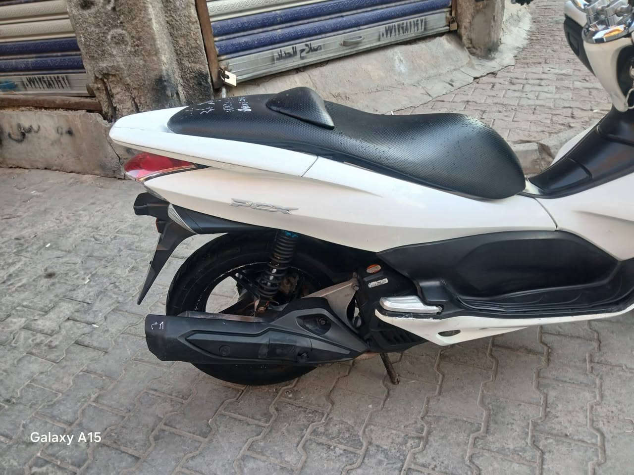 دراجه pcxجيل اول ياباني الاصلي دراجة  كلها ابلاديه شرط النضافه دراجة مال رمبه مال معرض المديل 2016 ماخذها رمبه اوراق المعرض موجوده يعني مو مال شارع السعر مليون و400الف 
حساس ازدحام كفاله عامه الدراجه على ايدي شوفت عينك ياباني الاصليJF جديده مكاني بغدادالكرخ اي استفسارالاتصال على رقم***********
