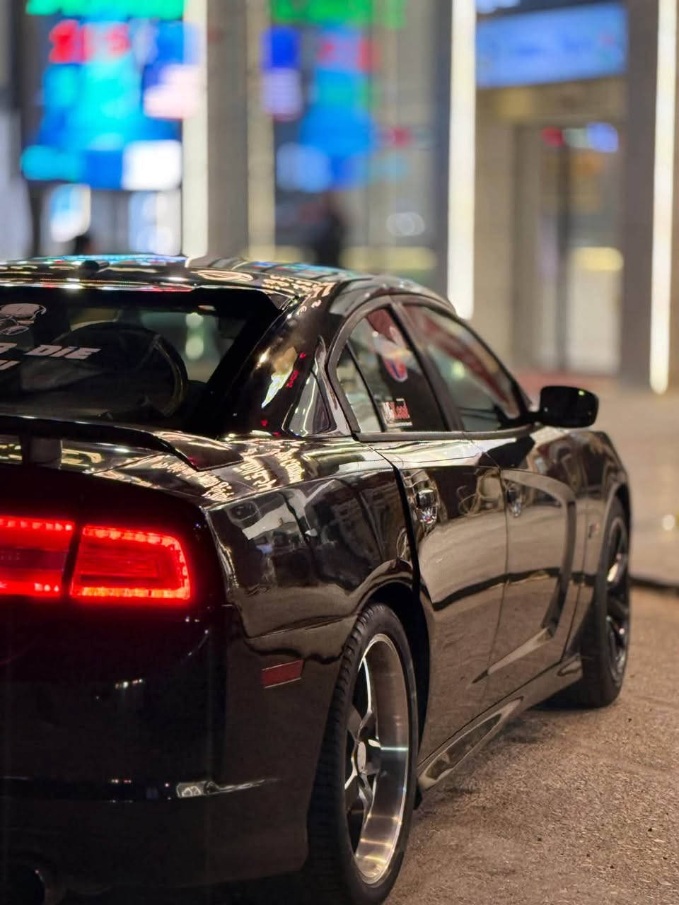 🐝 للبيع | Dodge Charger Super Bee 2012 🐝

السياره تعتبر من النوادر بفئتها..🚀

⚫ Dodge Charger Super Bee
📅 موديل: 2012
🖤 اللون: أسود
📍 وارد: أمريكي
📏 الممشى: 98 ألف ميل
⚙️ محرك 6.4L HEMI V8 سكات باك🐝
🔄 جير أوتوماتيك

المواصفات:
✅ شاشة
✅ كاميرا خلفية
✅ بصمة
✅ داخلية قماش
✅ تدفئة وتبريد للمقاعد

التعديلات:
🔥 داخلية Carbon Fiber
🔥 شوته AFE يعطي صوت وهيبة تليق بالـ HEMI

حالة السيارة:
✔️ محرك وكير خير من الله
✔️ نصبة السيارة تخبل ومبينة بالصور
✔️ السيارة نظيفة ومعتنى بيها

ملاحظه:
حادثها جاملغ خلفي، وباب السكن والي خلفه مبدلات بلادي

السياره محتاجه بس خيال وره الاستيرن فقط 👨‍✈️

💰 السعر: 16,800$
السعر بيه مجال بسيط …

وبصراحة… من النادر تلقى Super Bee بهذا السعر وبهذه المواصفات.

📍 الموقع: بغداد – شارع فلسطين

📱للاستفسار :***********
