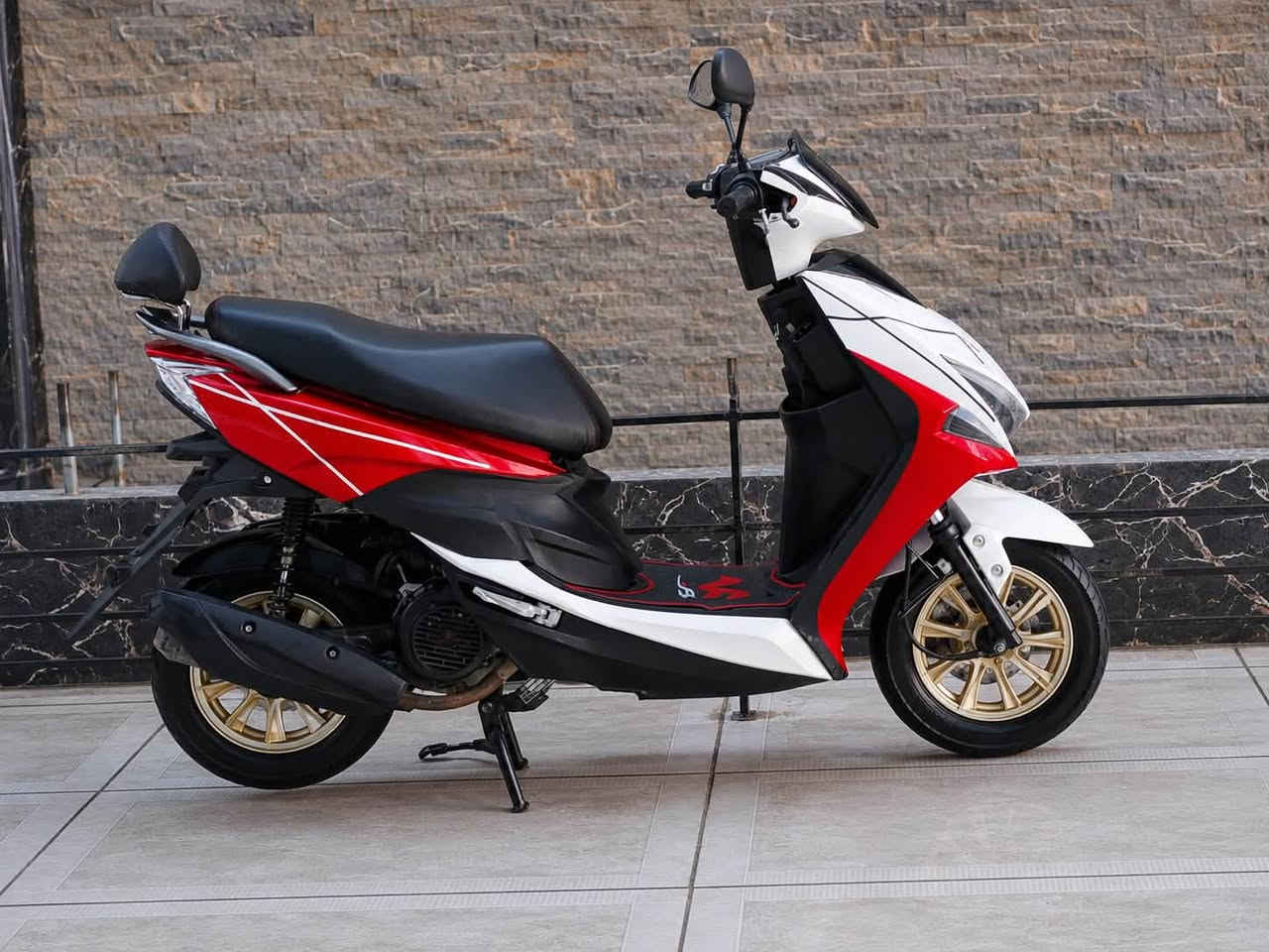 🏍️ للبيع: دراجة (نوع ماکس بومە) موديل2024
المواصفات ووضعية الدراجة:

 الممشى: ماشية كلش قليل، وبشرط زيرو (كلش نظيفة).

 المحرك (المكينة):، المكينة ما مفتوحة وكل غراضها بلاد (شريكة).

 الكهربائيات: كل السيستم الكهربائي بشرط وشغال وما بيه أي نقص.

 الدشبول: إلكتروني (شاشة).

السعر: 💰💰 (525$) [أو يمكنك كتابة525 ألف حسب العملة]

العنوان: 📍📍 كركوك - الشورجة - قرب مطعم حمه ناصر

رقم الهاتف: 📞📞***********

🔱🔱🔱🔱🔱🔱🔱🔱🔱🔱🔱🔱

🏍️ بۆ فرۆشتن:ماتۆڕی (جۆری ماکس بومە) مۆدێل2024

مواسەفات و دۆخی ماتۆڕەکە:

 کارکردن: زۆر کەم کاری کردووە، بەشەرتی  (زۆر خاوێنە).

:، مەکینەی نەکراوەتەوە و هەموو پارچەکانی شەریكەیە.

 کارەبایی: هەموو سیستەمی کارەبای 

بەشەرتە و بێ کێشەیە.

دەشبول ئەلکترونیە

نرخ::💰💰(525)

ناونیشان؛؛📍📍

 کرکوک شورجە نزیک چێشتخانەیی حمە ناسر

ژمارەی تەلەفوون//📞📞***********
