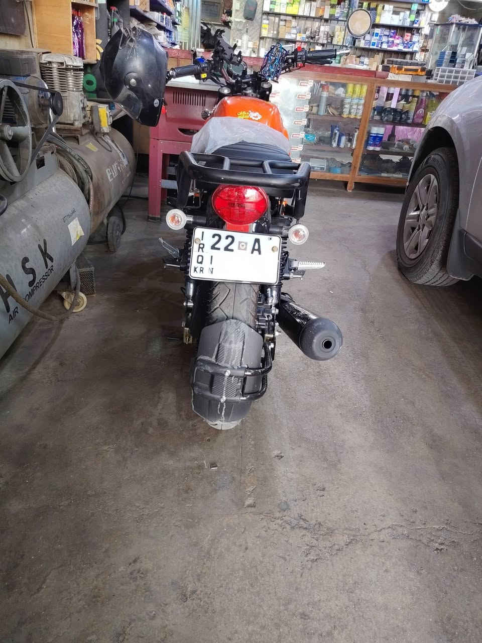 السلام عليكم
دايوان لاتي ٢٠٢٦ رقم اربيل صار اسبوع طالعة من دكان سليم اخذتها دراجة مكفولة كفالة عامة حتى بعدني ممحولها بأسم الشركة
ماشية ٤٠٠ كيلو ع سحك بعدها اول تبديلة دهن الها 
سبب البيع محتاج فلوس عملية الله شاهد
والدراجة معروفة مواصفاتها 
مكينة 200 
مكاني بغداد الطوبجي 
***********
