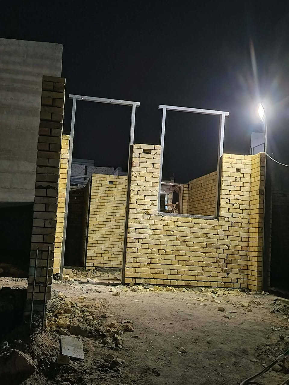 كادر بناء من السماوه ***********وتساب متفرغ نعمل على الدبل او مكطوعه دقه في العمل وسرعه في الإنجاز والالتزام
