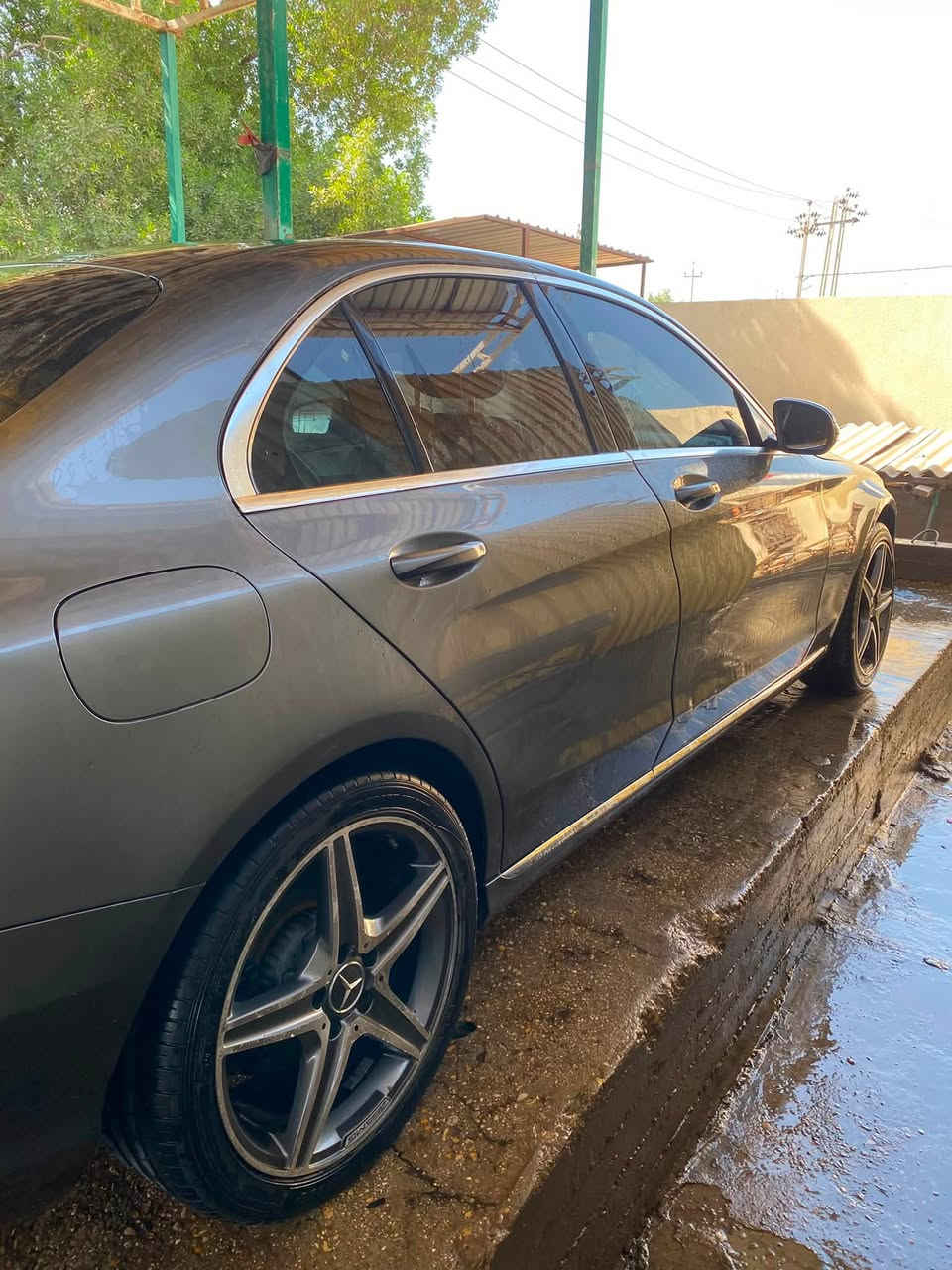 مرسيدس C300 للبيع الموديل ١٧ وراد ألمانيا تو ويل رقم أربيل الدولي بسمي هزه وفحص جدد ماشيه ١٢٠ ألف كيلو مكان السياره محافظة الديوانية السياره بيه ٤ قطع صبغ خارجي وماسر بالسونار مع الصور ٠٠ السعر ١٧٠ للتواصل واتساب ***********

نص مكتوب في الصور:
- 10 من 12
- الجانب الأيمن
- يوجد صبغ في المكان المحدد