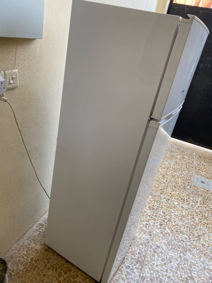 ثلاجة فيزيتل تركي اصلي نظيفة حيل ماواصلة مصلح استخدام قليل
السعر ١٥٠ الف مكاني حي السماح

***********
