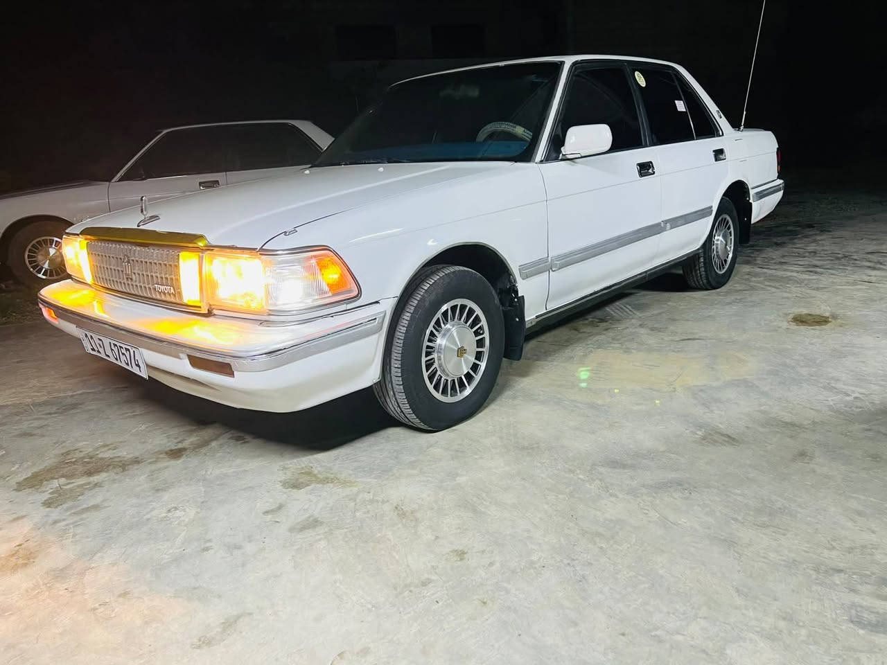 السلام عليكم سياراه سيدان البيع موديل1989 رقم بغداد باسمي دولي شرط التحويل محرك بطه 2500.شرط تبريد تدفئه شرط تايرات صدر كلو   نضيف بيها صبغ هلالات سعر 55وبيها مجال ***********
