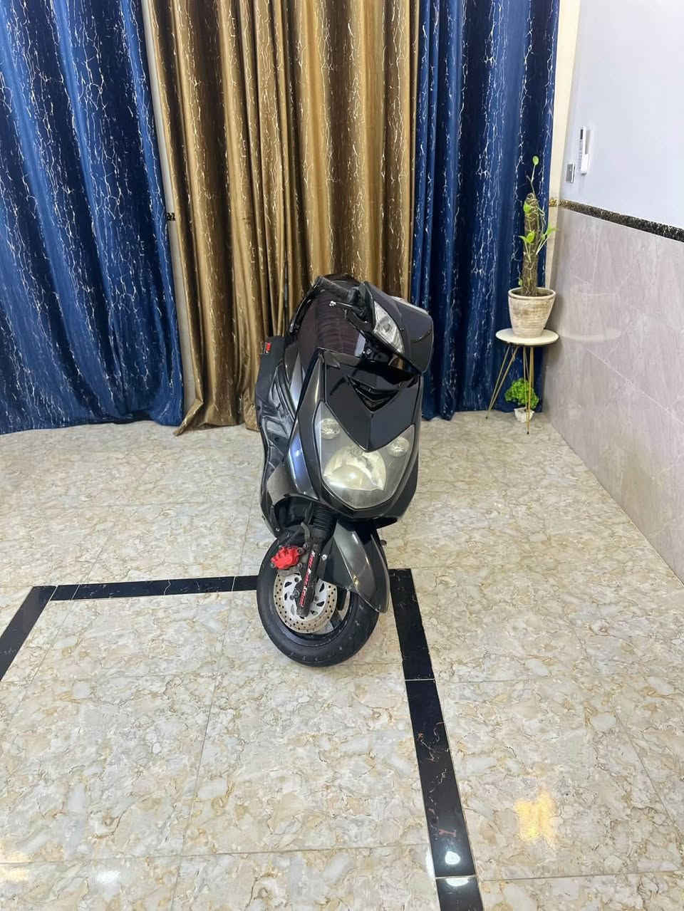 سلام عليكم
سكنس فحل للبيع السعر (مليون١٥٠ )

دراجه مكفوله من الطول للطول ختم واحد دراجه خرسه  📍📍📍📍بيه صالنصه koso 

اصليه سعره فوك ٢٥٠ الف اصليه ام الختم

صوته مفول  جيب وياك الف فيتر وتعال افحص مكاني (بغداد جسر ديالى الجديد)

رقمي ***********
