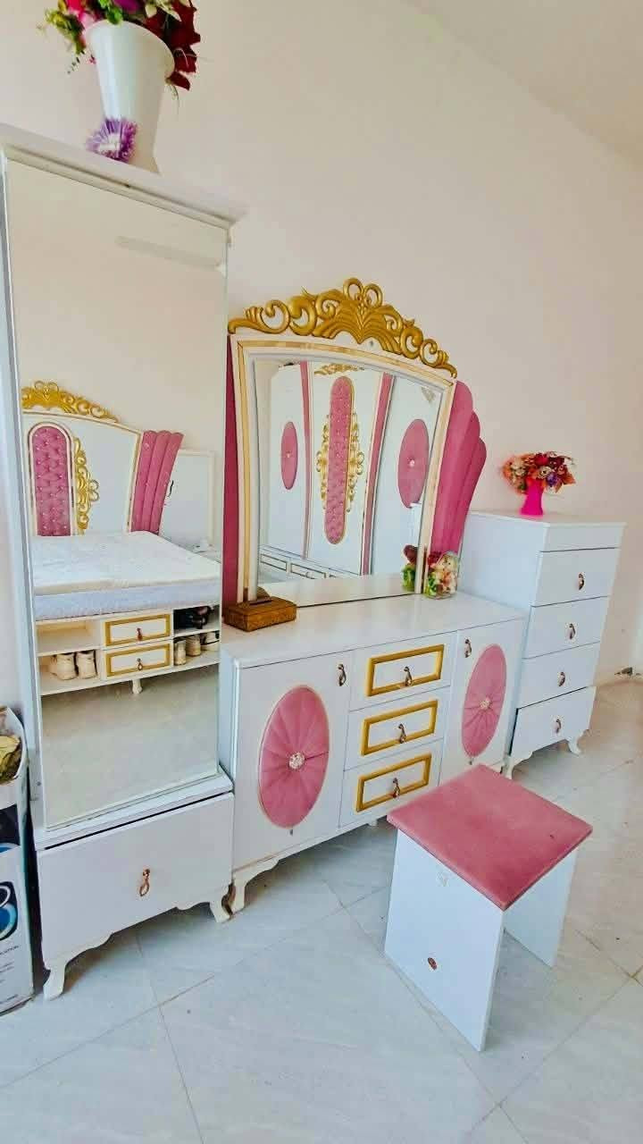 غرفه تركي • ٩ قطع • نضيفه